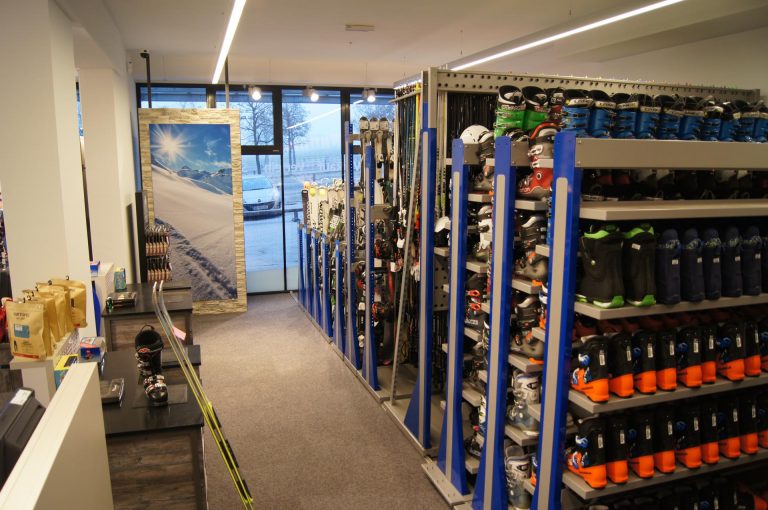 kiverleih Shop Westendorf RENThier Sportshop Innenansicht